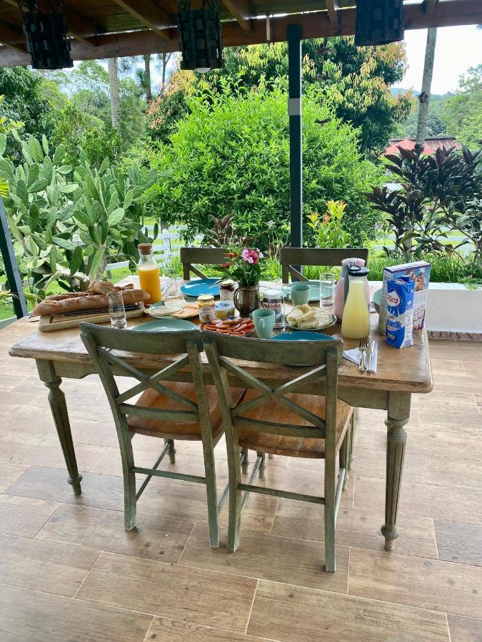 Gaestezimmer In Der Villa Zimmer 哈拉瓦科阿 外观 照片